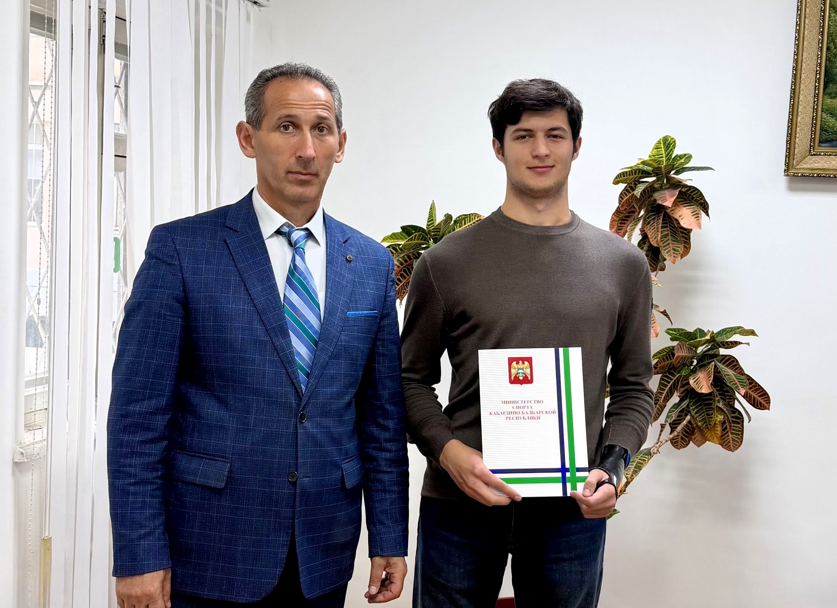 Студент факультета экономики и управления Ашамаз Мамхегов получил благодарность Министерства спорта КБР