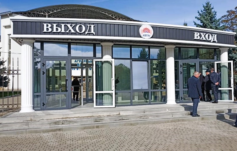 Продолжается благоустройство территории вуза Продолжается благоустройство территории вуза