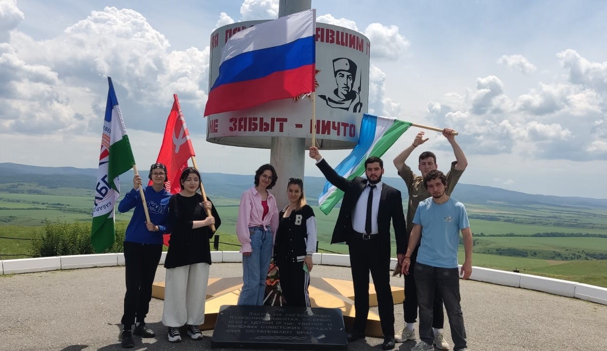 Почтили память героев