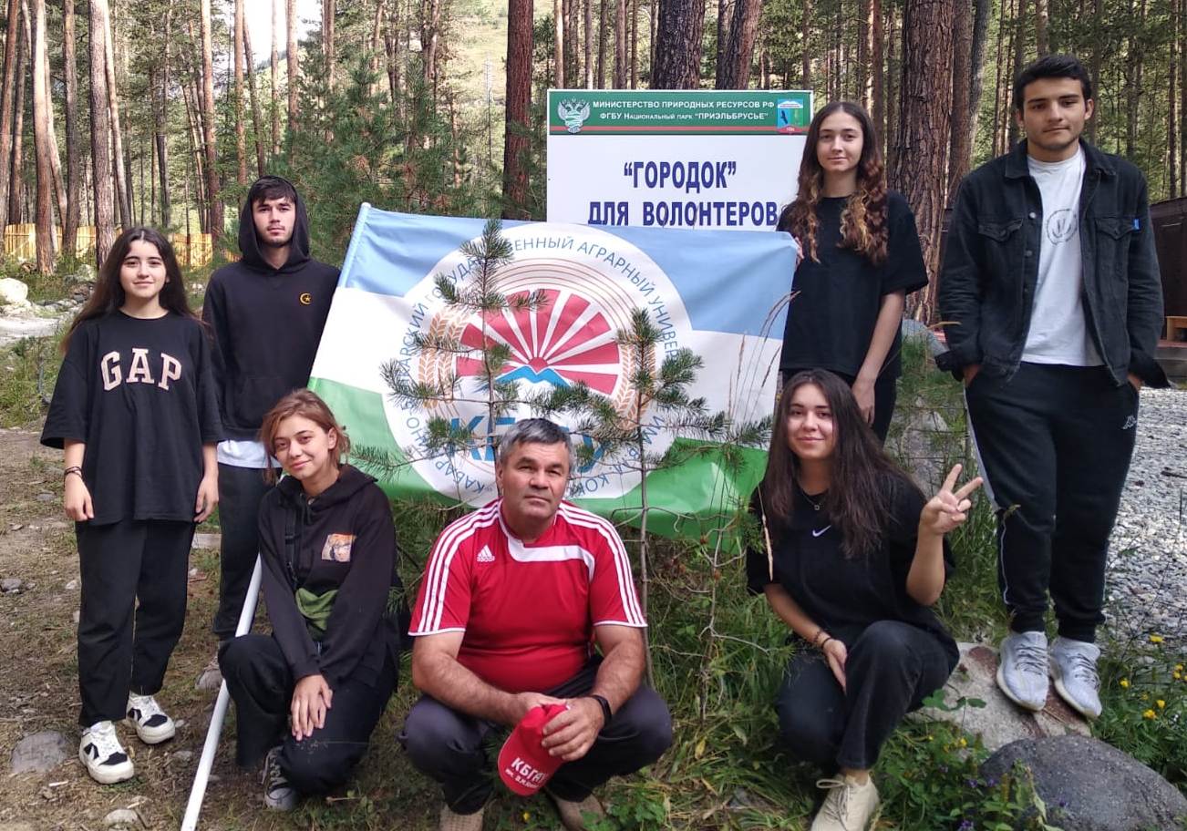 Эковолонтёры провели акцию на склонах Эльбруса