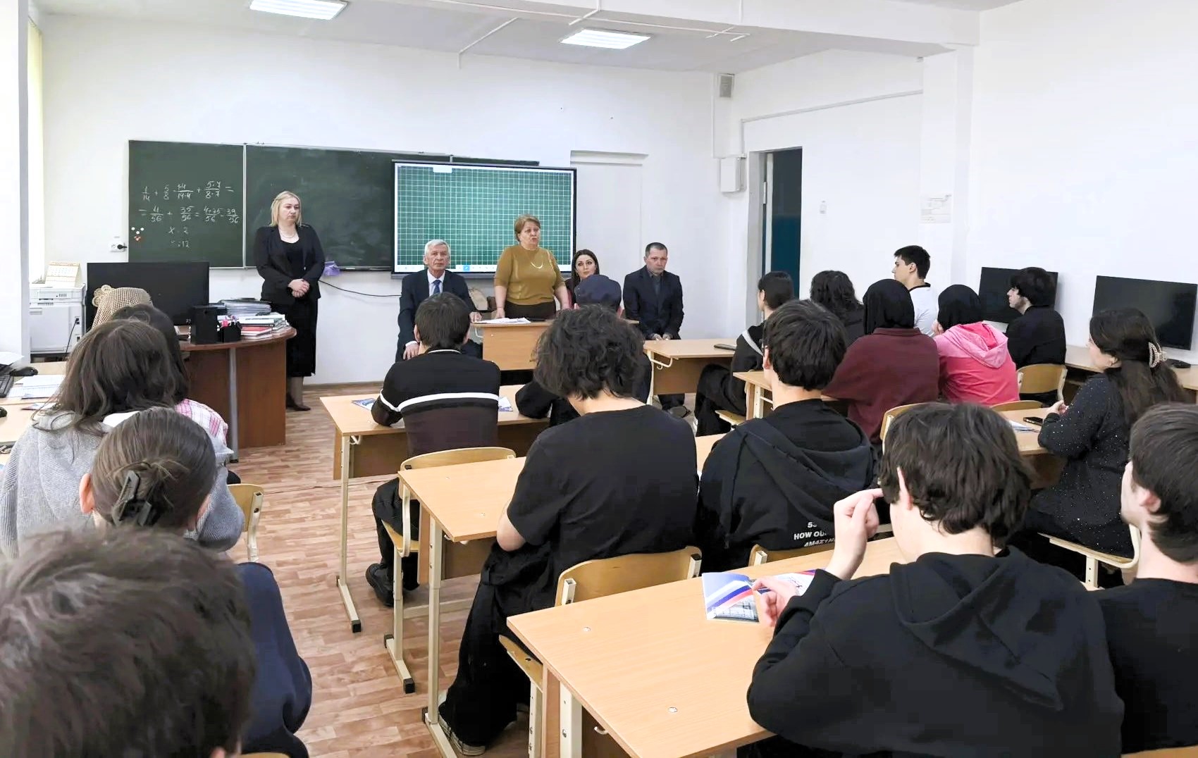 Представители Кабардино-Балкарского ГАУ встретились со студентами Эльбрусского колледжа Представители Кабардино-Балкарского ГАУ встретились со студентами Эльбрусского колледжа