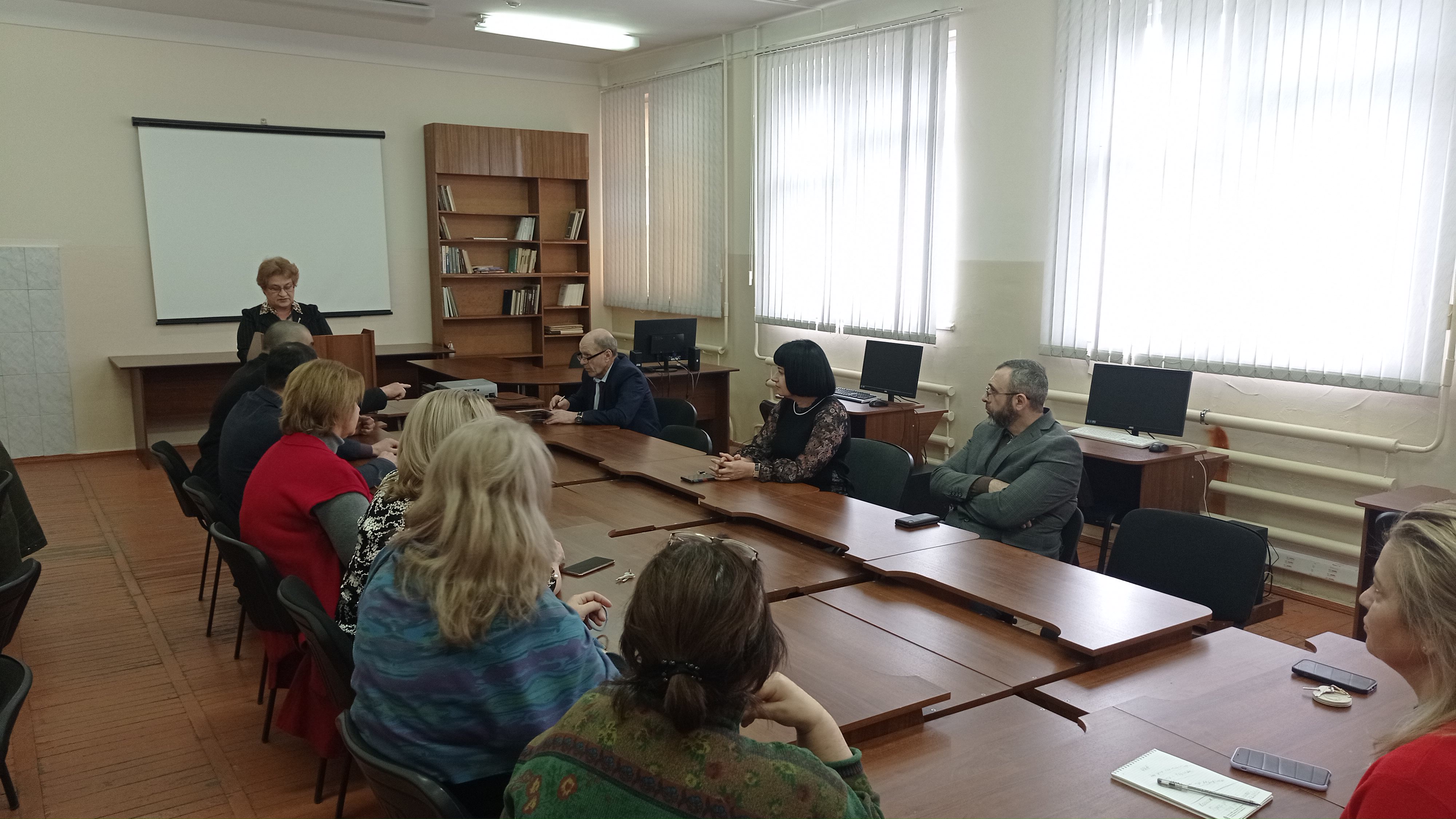 На факультете строительства и землеустройства говорили о проблеме несанкционированно размещённых отходов