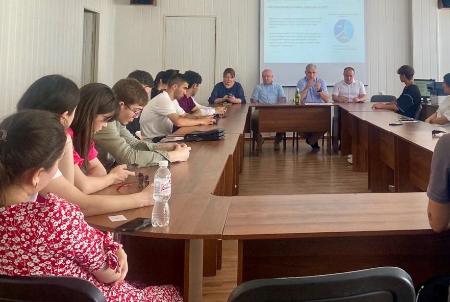 На факультете экономики и управления обсудили финансово-кредитную политику Центробанка России