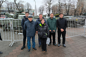 Представители вуза посетили выставку трофейной техники