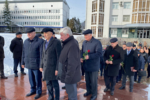 Коллектив вуза почтил память профессора Бориса Жерукова