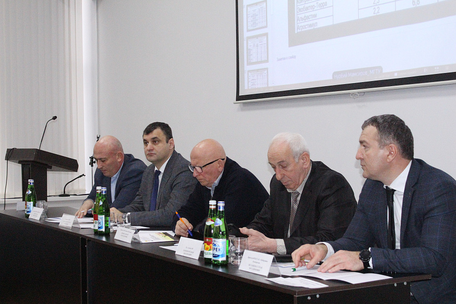 Неделю науки открыл круглый стол, посвящённый использованию отечественных микробиологических препаратов