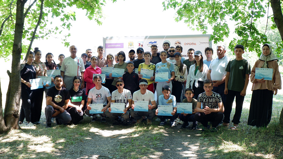 В Залукодесе встретились представители молодёжных туристических клубов