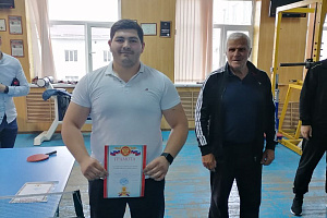 Итоги соревнований по армрестлингу