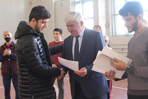 Победителей турнира по мини-футболу наградили призами и грамотами