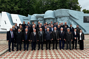 ВСТРЕЧА В ЭЛЬХОТОВО
