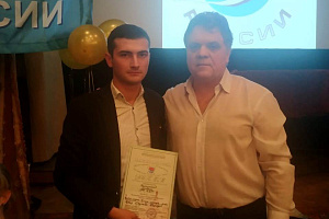 Исмаилу Бейтуганову вручили диплом поэта месяца