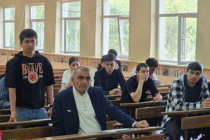 Иностранным студентам рассказали о программе переселения и миграционных правилах