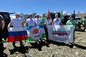 В КБР установлен рекорд России: автоэкипажи КБГАУ покорили самый высокогорный автомобильный перевал страны
