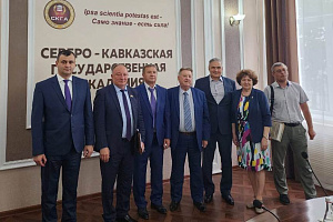 Рустам Абдулхаликов рассказал на круглом столе в СКГА о научных исследованиях учёных Кабардино-Балкарского ГАУ в области птицеводства