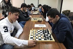 На чемпионате по шахматам и шашкам