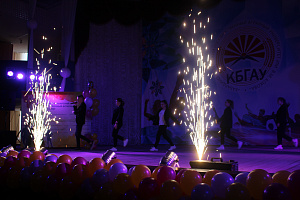 Первый праздник весны