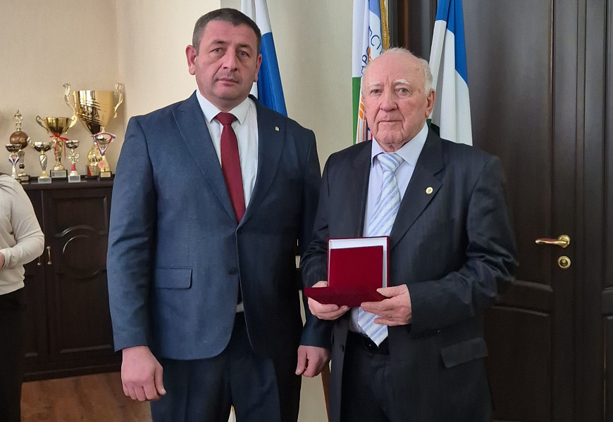 Награждение на Учёном совете Награждение на Учёном совете