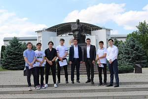 Школьники побывали в гостях у студентов