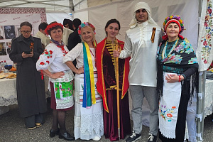 Студенты  поддержали участием фестиваль национальных культурных центров