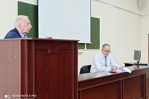 Научно-практический семинар на факультете экономики и управления