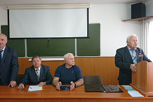 На торгово-технологическом факультете прошла встреча на тему гражданско-патриотического воспитания