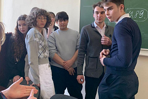 Для школьников провели деловую игру