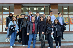 Студенты посетили развёрнутую в Национальном музее КБР выставку «Славой овеянные»