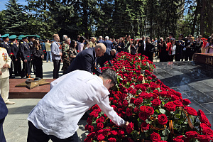 Возложение к Вечному огню