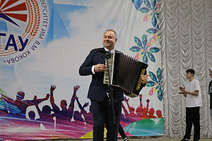 Преподавателей вуза поздравили с профессиональным праздником