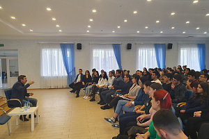 Анзор Езаов провёл с молодёжью «Диалог на равных»