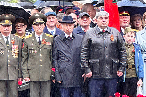 Церемония возложения цветов в День Победы