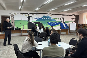 «Сохранить или изменить»: студенты факультета «Экономика и управление» учились принимать решение по ключевой ставке