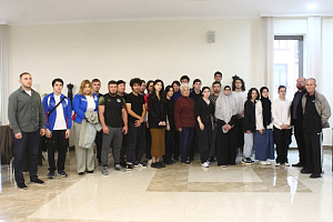 Лучшие шахматисты учатся у нас