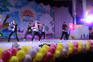 Первый праздник весны