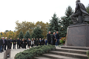 В вузе почтили память первого Президента КБР Валерия Кокова