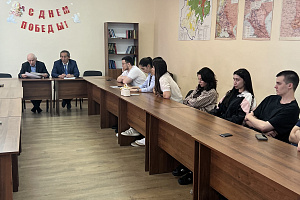 На факультете «Экономика и управление» прошел семинар на тему «Эмоции и страсти как фактор и ресурс экономической динамики»