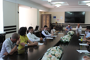 Диалог на равных