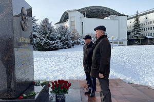 Коллектив вуза почтил память профессора Бориса Жерукова