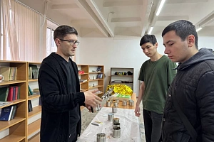 Второй день патриотического форума: автоматы, дроны и окопные свечи