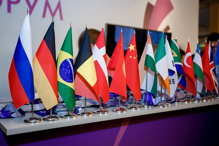 Все российские вузы исключили из Болонского процесса