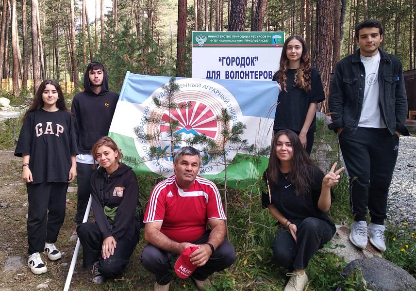 Эковолонтёры провели акцию на склонах Эльбруса