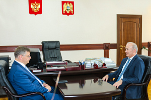 Аслан Апажев провел рабочую встречу с представителями Россельхозбанка