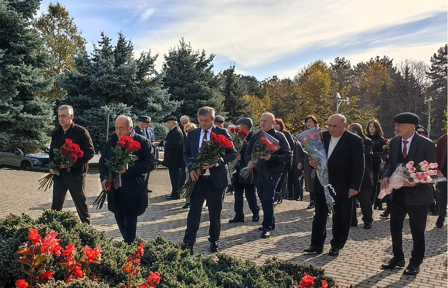 Память о Валерии Кокове живет: в Нальчике увековечили имя первого президента КБР Память о Валерии Кокове живет: в Нальчике увековечили имя первого президента КБР