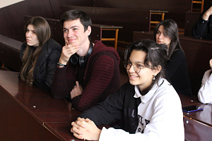 Волонтёры провели образовательный форум