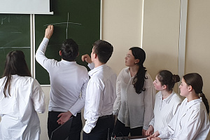 Старшеклассники школ  Нальчика приняли участие в Олимпиаде по экономике на профильном факультете