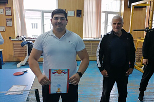 Итоги соревнований по армрестлингу