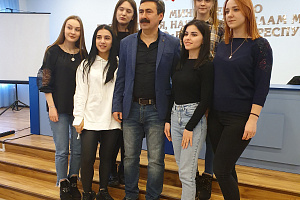 Анзор Езаов провёл с молодёжью «Диалог на равных»