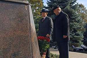 Память о Валерии Кокове живет: в Нальчике увековечили имя первого президента КБР