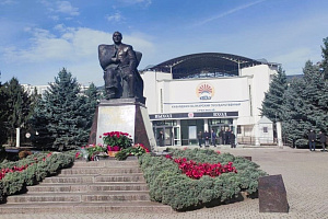 Память о Валерии Кокове живет: в Нальчике увековечили имя первого президента КБР