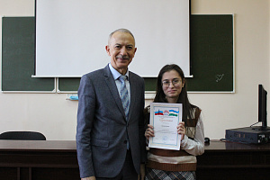Лучших студентов отметили грамотами и благодарностями